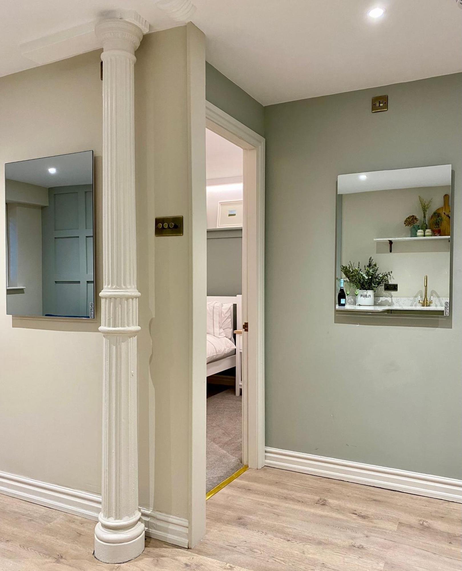 Victoria Bar Walls By Chateau Anna, Central York - Free Parking Exterior foto